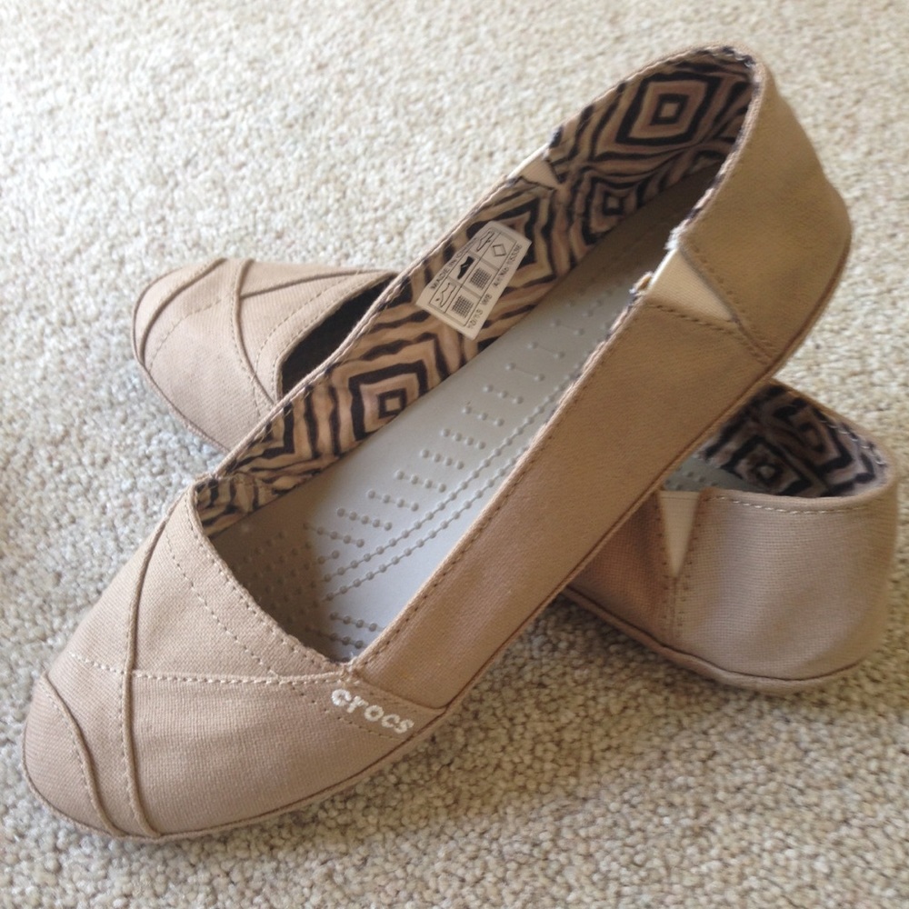 Crocs canvas flats size 8